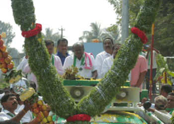 ರುದ್ರಾಕ್ಷಿ ಹಾರ ಬೇಡ ಎಂದಿದ್ದೇಕೆ ಕುಮಾರಸ್ವಾಮಿ?