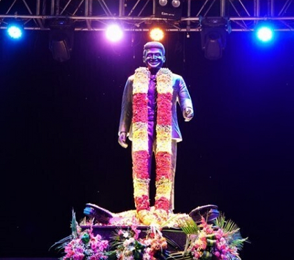 ಬಳ್ಳಾರಿಯಲ್ಲಿ ಪುನೀತ ಪ್ರತಿಮೆ : ಭಾವುಕರಾದರು ಅಶ್ವಿನಿ ಪುನೀತ್ ರಾಜಕುಮಾರ್