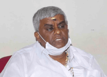 ಸಿದ್ದರಾಮಯ್ಯಗೆ ಹೆಚ್.ಡಿ.ರೇವಣ್ಣ & ಕುಮಾರಸ್ವಾಮಿ ಕೊಟ್ಟ ಉತ್ತರ ಇದು : ಯಾರು ಯಾರಿಗೆ ಬಿ ಟೀಂ?