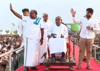 ಮೈಸೂರಿನಲ್ಲಿ ನಡೆದ ಪಂಚರತ್ನ ಯಾತ್ರೆ ಸಮಾರೋಪ ಸಮಾರಂಭದಲ್ಲಿ ಎಚ್.ಡಿ.ದೇವೇಗೌಡ ಭಾಗಿ