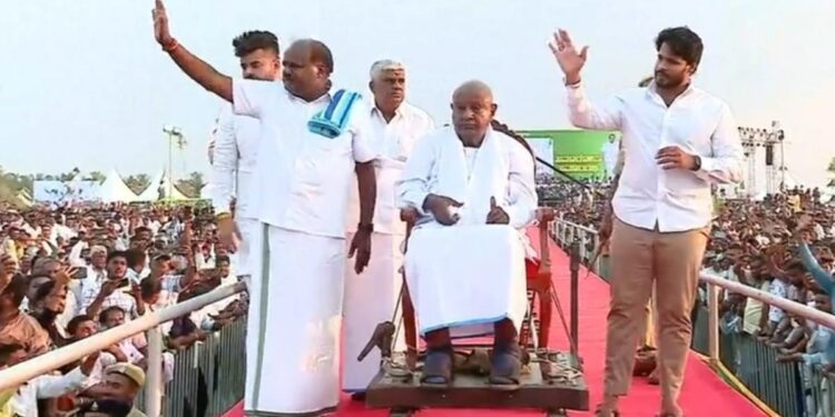 ಮೈಸೂರಿನಲ್ಲಿ ನಡೆದ ಪಂಚರತ್ನ ಯಾತ್ರೆ ಸಮಾರೋಪ ಸಮಾರಂಭದಲ್ಲಿ ಎಚ್.ಡಿ.ದೇವೇಗೌಡ ಭಾಗಿ