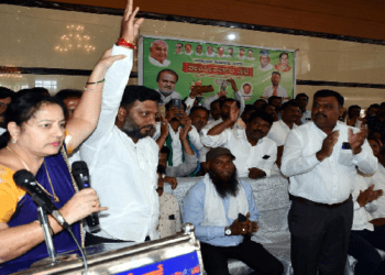 ಭಿನ್ನಮತ ಮುಗಿದ ಕಥೆ.. ದೇವೇಗೌಡರ ಮಕ್ಕಳ ಒಗ್ಗಟ್ಟು : ಸ್ವರೂಪ್`ಗೆ ಮಗನ ಸ್ಥಾನ ನೀಡಿದ ಭವಾನಿ ರೇವಣ್ಣ