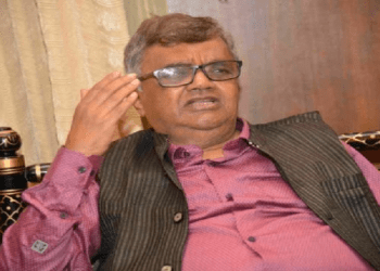 ಹಲೋ.. ದ್ವಾರಕೀಶ್ ಅವರೇನಾ.. ಬದುಕಿದ್ದೀರಾ.. ಅಂದ್ರೆ ಏನಾಗುತ್ತೆ ಹೇಳಿ..!