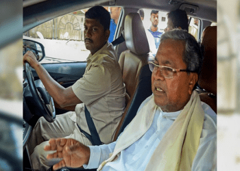 ಝೀರೋ ಟ್ರಾಫಿಕ್ ಓಕೆ.. ಹೂವು ಬ್ಯಾನ್ ಯಾಕೆ..? ಸಿದ್ದರಾಮಯ್ಯಗೆ ಹೂ ವ್ಯಾಪಾರಿಗಳ ಪ್ರಶ್ನೆ..!