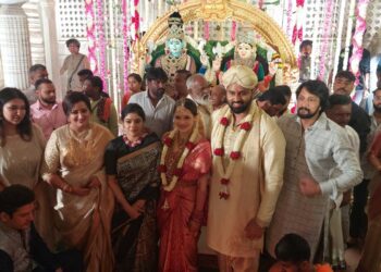 ಅಭಿಷೇಕ್ ಅಂಬರೀಷ್ ಕಲ್ಯಾಣ : ಸುದೀಪ್, ಯಶ್ ಕೊಟ್ಟ ಚಿನ್ನದ ಕಾಣಿಕೆ.. ಅವಿವಾ ಕೊಟ್ಟ ಒಲವಿನ ಉಡುಗೊರೆ