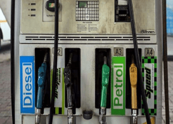 ಅಲ್ಲಿ ವಿದ್ಯುತ್ ಫ್ರೀ.. ಪೆಟ್ರೋಲ್, ಡೀಸೆಲ್ ದುಬಾರಿ : ಕೇಂದ್ರದಿಂದ ಬೆಲೆ ಇಳಿಕೆ ಸುಳಿವು