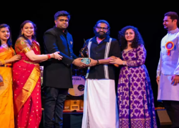 ವಿಶ್ವ ಶ್ರೇಷ್ಟ ಕನ್ನಡಿಗ 2023 ರಿಷಬ್ ಶೆಟ್ಟಿ : ಅಮೆರಿಕದ ಸಹ್ಯಾದ್ರಿ ಕನ್ನಡ ಸಂಘ, ವಾಷಿಂಗ್ಟನ್`ನ ಮನು ಗೌರವ್ ತಂಡದ ಸನ್ಮಾನ