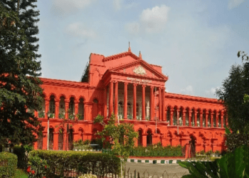 ಪತ್ನಿಯನ್ನು ಸಾಕುವ ಮಗನಿಗೆ ತಾಯಿಯನ್ನು ಸಾಕೋಕೆ ಆಗಲ್ವೇ.. : ಹೈಕೋರ್ಟ್