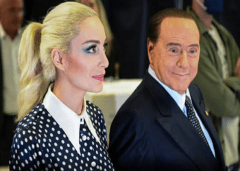 ಆತನಿಗೆ 86. ಪ್ರೇಯಸಿಗೆ 33. ಸಾಯುವಾಗ ಆಕೆಗೆ ಕೊಟ್ಟಿದ್ದು 906 ಕೋಟಿ ಆಸ್ತಿ..!