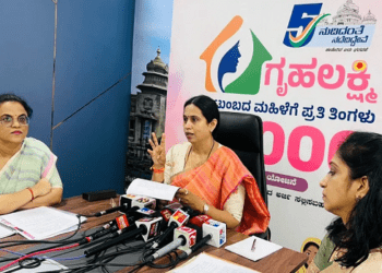 ಗೃಹಲಕ್ಷ್ಮೀ ಯೋಜನೆ ಜಾರಿ ಯಾವಾಗ..? ಹೇಗೆ..? ಎಲ್ಲ ಪ್ರಶ್ನೆಗಳಿಗೆ ಮಂತ್ರಿ ಲಕ್ಷ್ಮೀ ಹೆಬ್ಬಾಳ್ಕರ್ ಉತ್ತರ