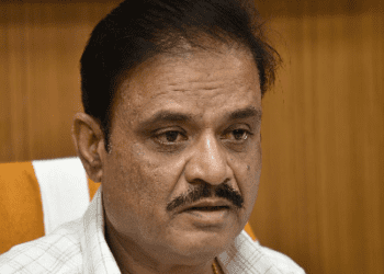 ಹನಿ ಟ್ರ್ಯಾಪ್ ಮಾಡಿಸ್ತಿದ್ದರಂತೆ ಮುನಿರತ್ನ : ಕಾಂಗ್ರೆಸ್ ಸೇರಿದ ಮುನಿರತ್ನ ಬೆಂಬಲಿಗ ಆರೋಪ