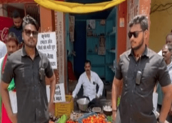 ಉ.ಪ್ರದೇಶದಲ್ಲಿ ಟೊಮ್ಯಾಟೋ ಅಂಗಡಿಗೆ ಬೌನ್ಸರ್ : ಸಿಎಂ ಯೋಗಿ ಆದಿತ್ಯನಾಥ್ ವಿರುದ್ಧ ಅಜೆಂಡಾ..?