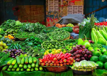 ಟೊಮಟೋ ನಂತರ 100ರ ಗಡಿ ದಾಟಿದ ಬೀನ್ಸ್, ಕ್ಯಾರೆಟ್ : ಕ್ಯೂನಲ್ಲಿದೆ ಈರುಳ್ಳಿ..!