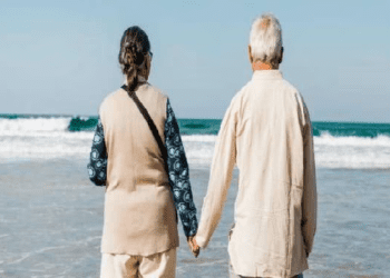 ನೀವು ಓದ್ಲೇಬೇಕು ಒಂದ್ ಸಾರಿ.. ಇದು ಅಜ್ಜ ಅಜ್ಜಿ ಲವ್ ಸ್ಟೋರಿ : ಮೋಸ ಮಾಡಿದ್ದು ಯಾರು?