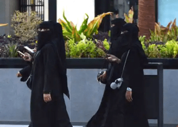 ಫ್ರಾನ್ಸ್`ನಲ್ಲಿ ಬುರುಕಾ, ಹಿಜಾಬ್ ನಿಷೇಧ : ಗಲಭೆ ನಂತರ ಎಚ್ಚೆತ್ತುಕೊಂಡಿತಾ ಯೂರೋಪ್ ರಾಷ್ಟ್ರ..?