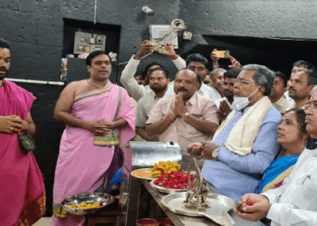 ದೇವಸ್ಥಾನಗಳ ಜೀರ್ಣೋದ್ಧಾರಕ್ಕೆ ಅನುದಾನ : ಸೋಮವಾರ ತಡೆ.. ಶುಕ್ರವಾರ ವಾಪಸ್ ಪಡೆದಿದ್ದೇಕೆ ಸರ್ಕಾರ?