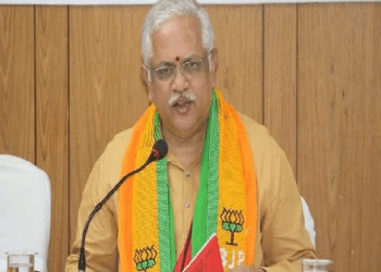 ಕಾಂಗ್ರೆಸ್ಸಿನ 40-45 ಮಂದಿ ಬಿಜೆಪಿ ಸಂಪರ್ಕದಲ್ಲಿದ್ದಾರಾ? ಬಿ.ಎಲ್.ಸಂತೋಷ್ ಮಾತು ಸೀರಿಯಸ್ಸಾ? ಕಾಮಿಡಿನಾ?