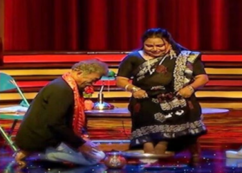 ಹೆಂಡತಿಯ ಪಾದ ಪೂಜೆ ಮಾಡಿದ ನಟ ರಮೇಶ್ ಪಂಡಿತ್..!