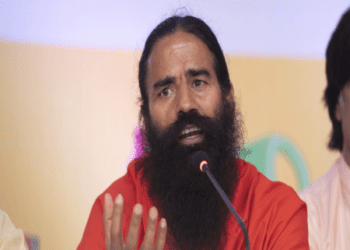 ದಾರಿ ತಪ್ಪಿಸಬೇಡಿ.. ಪತಂಜಲಿಗೆ ಸುಪ್ರೀಂಕೋರ್ಟ್‌ ಎಚ್ಚರಿಕೆ : ತಪ್ಪು ಮಾಡಿದ್ದರೆ ಗಲ್ಲಿಗೆ ಹಾಕಿ. ಬಾಬಾ ರಾಮ್‌ʻದೇವ್‌ ಸವಾಲು