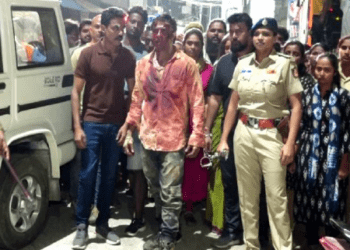 ನಡುರಸ್ತೆಯಲ್ಲಿ ದುನಿಯಾ ವಿಜಯ್‌ʻಗೆ ಕೈಗೆ ಬೇಡಿ ತೊಡಿಸಿದ ಪೊಲೀಸ್..!‌