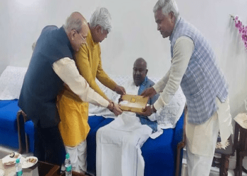 ಅಯೋಧ್ಯೆ ರಾಮಮಂದಿರ ಉದ್ಘಾಟನೆ ಆಹ್ವಾನ ವಿವಾದ : ಅಡ್ವಾಣಿ, ಜೋಷಿಗೆ ಬೇಡ ಎಂದವರು ದೇವೇಗೌಡರಿಗೆ ಕರೆದದ್ದು ಯಾಕೆ..?