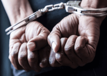 ಓದಿದ್ದು 10ನೇ ಕ್ಲಾಸ್..ಚೀಟಿಂಗ್‌ ಮಾಸ್ಟರ್‌ ಪೀಸ್‌ : ಹೆಸರು ಪ್ರತಾಪ್‌ ಸಿಂಹ. ವಂಚನೆ ಮಾಡಿದ್ದೇ ರಣರೋಚಕ..!