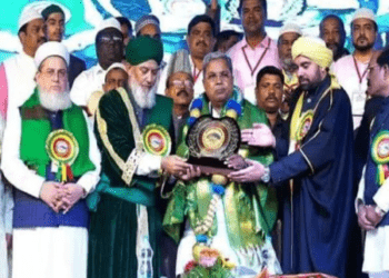 ಸಿದ್ದರಾಮಯ್ಯ ಪಕ್ಕದಲ್ಲಿ ಕೂತಿದ್ದ ತನ್ವೀರ್‌ ಹಾಶ್ಮಿ ಯಾರು ಗೊತ್ತೇ..? ಯತ್ನಾಳ್‌ ಹೇಳಿದ್ದರಲ್ಲಿ ಸತ್ಯ ಇದೆಯೇ..?