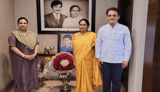 ಅಶ್ವಿನಿ ಪುನೀತ್‌ ಮನೆಯಲ್ಲಿ ಶೋಭಾ ಕರಂದ್ಲಾಜೆ : ಯಾರಿಗೆ ಬೆಂಬಲ ಕೊಡ್ತಾರೆ ಅಶ್ವಿನಿ..?