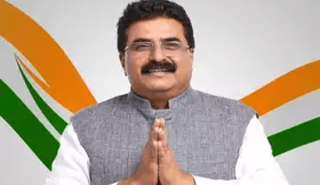 ಮಂಡ್ಯಕ್ಕೆ ಸ್ಟಾರ್‌ ಚಂದ್ರು ಫಿಕ್ಸ್‌ : ಎದುರಾಳಿ ಯಾರು..? ಸುಮಲತಾ ಅವ್ರಾ.. ಅಥವಾ.. ಅವರಲ್ಲಿ ಒಬ್ಬರಾ..?