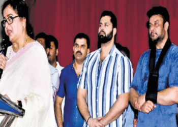 ಹ್ಯಾಂಡ್‌ ಸ್ಲಿಂಗ್‌ʻನಲ್ಲಿದ್ದ ನಟ ದರ್ಶನ್‌ ಆಸ್ಪತ್ರೆಗೆ ದಾಖಲು..!