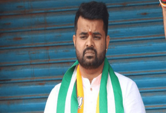 ಹೆಚ್.ಡಿ.ರೇವಣ್ಣ ಎ1. ಪ್ರಜ್ವಲ್‌ ರೇವಣ್ಣ ಎ2 : ಕುಮಾರಸ್ವಾಮಿ ಮಗನನ್ನು ಸಂಪೂರ್ಣ ಕೈಬಿಟ್ಟರಾ..?