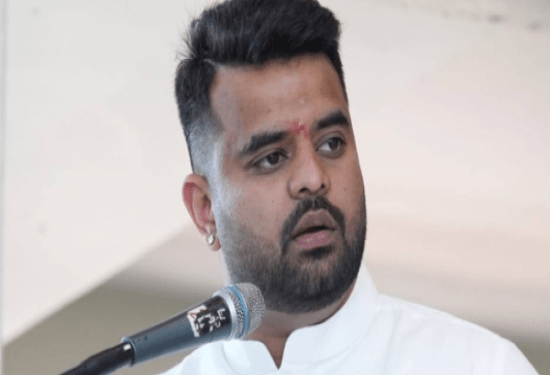 ಟಿಕೆಟ್‌ ಬುಕ್‌ ಮಾಡೋ ಪ್ರಜ್ವಲ್‌ ರೇವಣ್ಣ.. ಕ್ಯಾನ್ಸಲ್‌ ಮಾಡ್ತಿರೋದು ಯಾಕೆ..? ಇದೂ ಒಂದು ತಂತ್ರವಾ..?