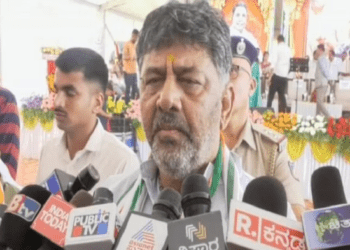 12 ಜೆಡಿಎಸ್‌ ಶಾಸಕರು ಕಾಂಗ್ರೆಸ್ಸಿಗೆ ಬರ್ತಿರೋದು ನನಗೆ ಗೊತ್ತಿಲ್ಲ : ಡಿಕೆ ಶಿವಕುಮಾರ್‌