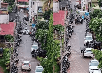 ರಸ್ತೆಯಲ್ಲಿ ನಮಾಜ್‌ ಮಾಡಿದ್ದವರು ಖುಲಾಸೆ : ಪ್ರಶ್ನಿಸಿದ್ದವರ ಮೇಲೆ ಕೇಸು.. ಕೇಸು ಹಾಕಿದ್ದವರಿಗೆ ವಿಚಾರಣೆಯ ಬಿಸಿ