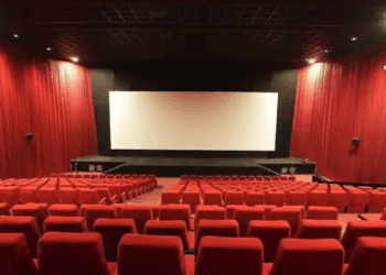 ‌ಸರ್ಕಾರಕ್ಕೆ ಮೂಡ್‌ ಇಲ್ಲ. ಸ್ಟಾರ್‌ʻಗಳಿಗೆ ಇಂಟ್ರೆಸ್ಟ್‌ ಇಲ್ಲ : ಚಿತ್ರರಂಗಕ್ಕೆ ಸಮಾಧಿ ಕಟ್ಟುತ್ತಿರೋದು ಯಾರು..?