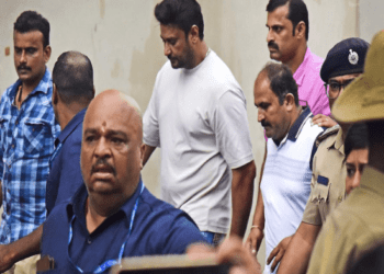 ಸರೆಂಡರ್‌ ಆಗೋಕೆ ಬಂದವ್ರೇ.. ದರ್ಶನ್‌ ಅರೆಸ್ಟ್‌ ಆಗೋಕೆ ಕಾರಣರಾದ ಕಥೆ : ಪವಿತ್ರ ಗೌಡ ಎ1, ದರ್ಶನ್‌ ಎ2