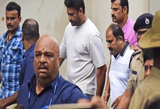 ಸರೆಂಡರ್‌ ಆಗೋಕೆ ಬಂದವ್ರೇ.. ದರ್ಶನ್‌ ಅರೆಸ್ಟ್‌ ಆಗೋಕೆ ಕಾರಣರಾದ ಕಥೆ : ಪವಿತ್ರ ಗೌಡ ಎ1, ದರ್ಶನ್‌ ಎ2