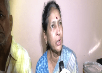 ದರ್ಶನ್‌, ಪವಿತ್ರಾ ಗೌಡಗೆ ಶಾಪ ಹಾಕಿದ ರೇಣುಕಾಸ್ವಾಮಿ ತಾಯಿ : ಮಗನ ತಪ್ಪು ಸಮರ್ಥನೆ ಮಾಡಿಕೊಳ್ಳಲಿಲ್ಲ..!