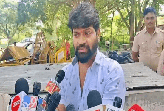 ಪೊಲೀಸ್‌ ತನಿಖೆ ನಡೆಯುತ್ತಿರುವ ವೇಳೆ ಮಾತನಾಡಬಾರದು : ದರ್ಶನ್‌ ಭೇಟಿ ಬಳಿಕ ವಿನೋದ್‌ ಪ್ರಭಾಕರ್‌ ಹೇಳಿಕೆ