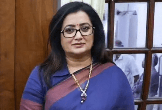 ನಾನು ಬದುಕಿರುವವರೆಗೆ ದರ್ಶನ್‌ ನನ್ನ ಹಿರಿಯ ಮಗ. ನಿರಪರಾಧಿಯಾಗಿ ಬರ್ತಾನೆ : ಸುಮಲತಾ ಅಂಬರೀಷ್‌