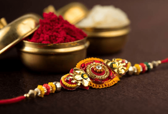 ಶಾಸ್ತ್ರದ ಪ್ರಕಾರ.. ಯಾವ ರಾಶಿಯ ಸೋದರರಿಗೆ ಯಾವ ಬಣ್ಣದ ರಾಖಿ ಕಟ್ಟಬೇಕು..?