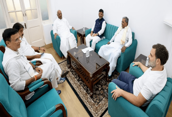 ಮುಡಾದಲ್ಲಿ ಭಯ ಬೇಡ.. ನಿಮ್ಮೊಂದಿಗೆ ನಾವಿದ್ದೇವೆ : ಸಿಎಂ ಸಿದ್ಧರಾಮಯ್ಯಗೆ ರಾಹುಲ್‌ ಗಾಂಧಿ, ಖರ್ಗೆ, ಡಿಕೆಶಿ ಫುಲ್‌ ಸಪೋರ್ಟ್..!