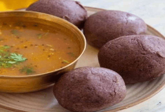 ಅಕ್ಕಿ ಆಯ್ತು.. ಇಡ್ಲಿ ಆಯ್ತು..‌ ಚಪಾತಿನೂ ಆಯ್ತು..ಈಗ ರಾಗಿಮುದ್ದೆಗೂ ಬಂತಲ್ಲಪ್ಪಾ ಪ್ಲಾಸ್ಟಿಕ್..!