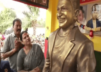 ದೇವರಾದರು ಪುನೀತ್‌ : ಅಪ್ಪು ದೇಗುಲ ಲೋಕಾರ್ಪಣೆ ಮಾಡಿದ ಅಶ್ವಿನಿ ಪುನೀತ್‌ ರಾಜ್‌ ಕುಮಾರ್‌