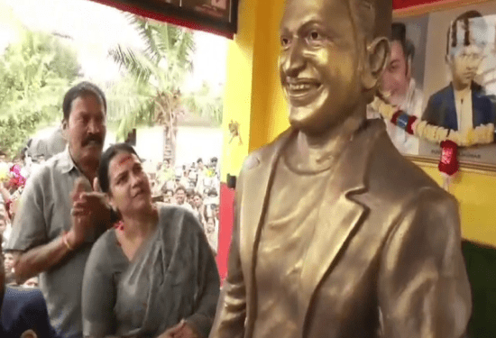 ದೇವರಾದರು ಪುನೀತ್‌ : ಅಪ್ಪು ದೇಗುಲ ಲೋಕಾರ್ಪಣೆ ಮಾಡಿದ ಅಶ್ವಿನಿ ಪುನೀತ್‌ ರಾಜ್‌ ಕುಮಾರ್‌