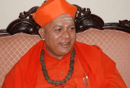 ಸಿರಿಗೆರೆಯ ತರಳಬಾಳು ಸ್ವಾಮೀಜಿ ವಿರುದ್ಧ ಹೋರಾಟದ ಹಿಂದೆ 2000 ಕೋಟಿಯ ಆಸ್ತಿಯ ಕಥೆ : ವೀರಶೈವ ಲಿಂಗಾಯತ ಭಕ್ತರ ಸಭೆಯಲ್ಲಿ ಏನಾಯ್ತು..?