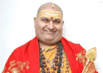 ಆಶ್ರಮ ಸೇರ್ತಾರಂತೆ ಮೋದಿ. ಸನ್ಯಾಸಿ ಭಾರತವನ್ನು ರೂಲ್‌ ಮಾಡ್ತಾರಂತೆ : ಬ್ರಹ್ಮಾಂಡ ಗುರೂಜಿ ಭವಿಷ್ಯ