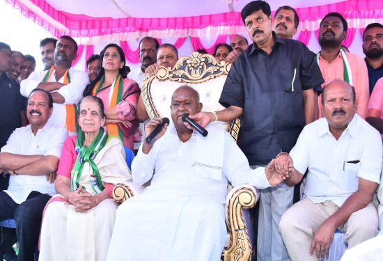 ಚನ್ನಪಟ್ಟಣದಲ್ಲಿ ದೇವೇಗೌಡರ ಪ್ರತಿಜ್ಞೆ : ಮೊಮ್ಮಗನ ಗೆಲುವೇ ಗುರಿ.. ಮುಂದಿನ ಟಾರ್ಗೆಟ್..‌ ʻ ʼ..?