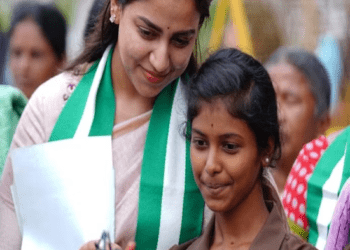 ನಿಖಿಲ್‌ ಕುಮಾರಸ್ವಾಮಿ ಪರ ಪತ್ನಿ ರೇವತಿಯೂ ಪ್ರಚಾರ : ಯೋಗೇಶ್ವರ್‌ ಪರ ಮಗಳೂ ಇಲ್ಲ