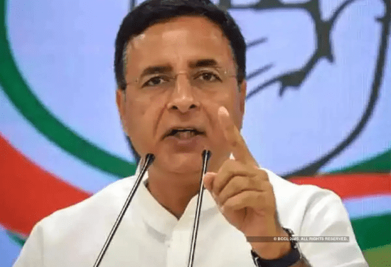 ಸುರ್ಜೇವಾಲರಿಗೆ ಸಿಎಂ ಸಿದ್ದರಾಮಯ್ಯ ಬೆಂಬಲಿಗರ ಪ್ರಶ್ನೆ : ನೀವ್‌ ಮಾತಾಡ್ಬೇಡಿ.. ನಾವ್‌ ಮಾತಾಡ್ತೀವಿ ಅಂದ್ರೆ ಏನರ್ಥ..?